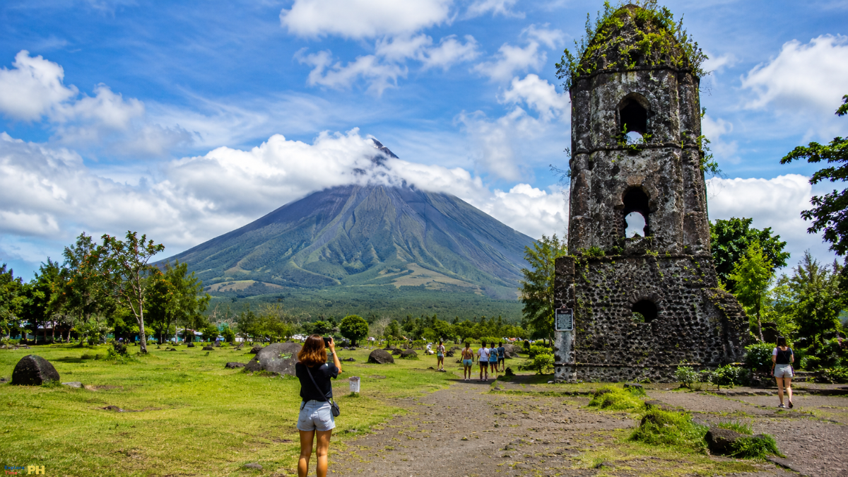 10 Famous Landmarks in the Philippines and the Stories Behind Them